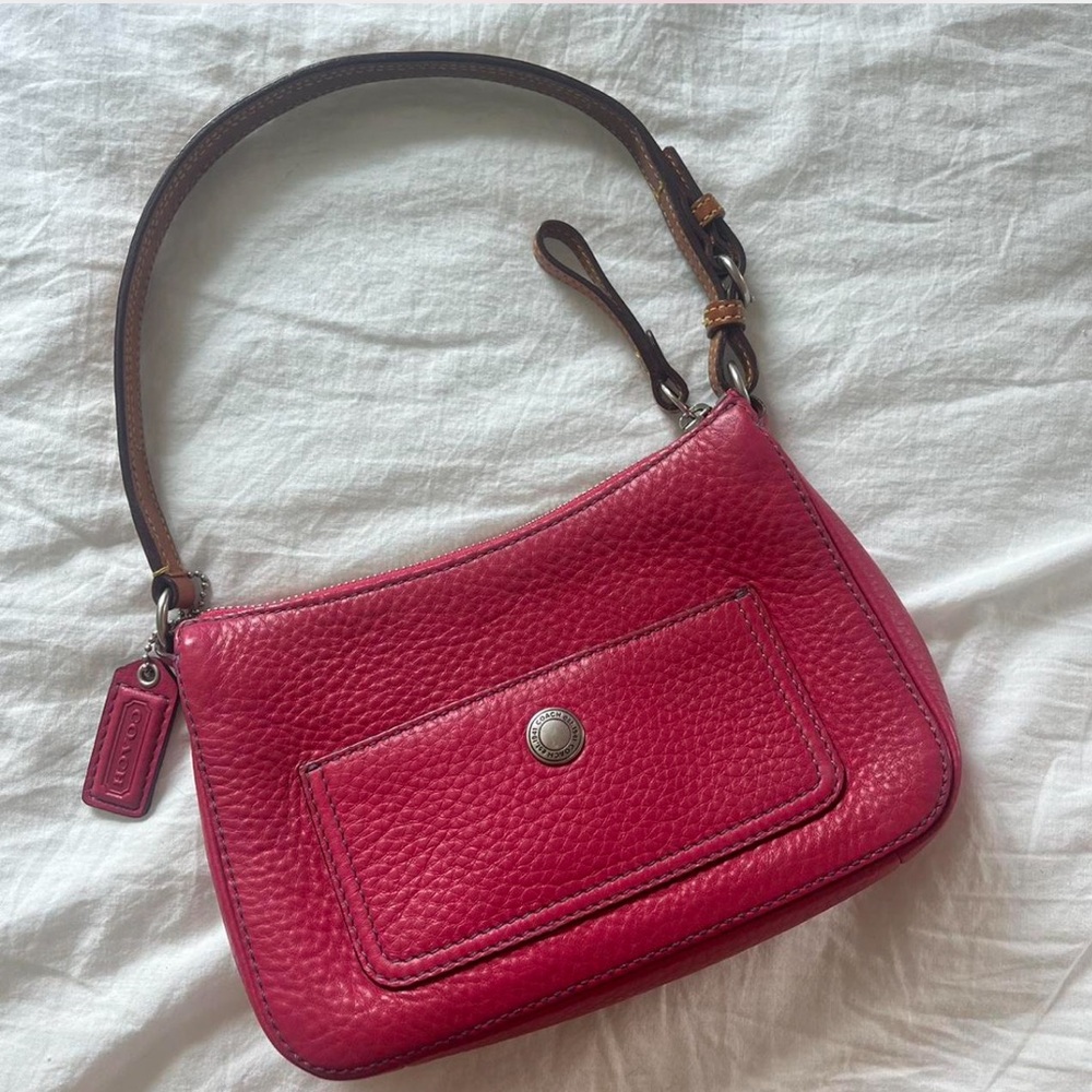 Super cute EUC Pink Leather Chelsea Coach Shoulder Bag